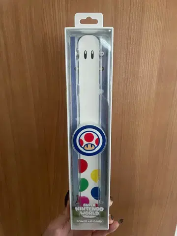 Super Nintendo World 파워업 밴드