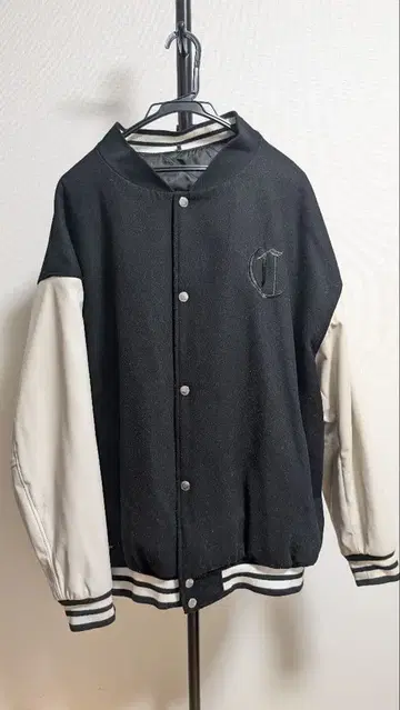 CRONOS 바시티 자켓