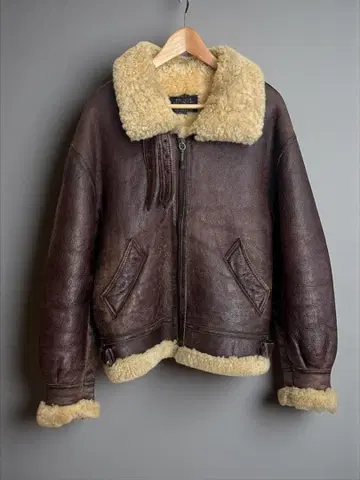 U.S. ARMY AIR FORCE B-3 무스탕 보아 봄버 자켓