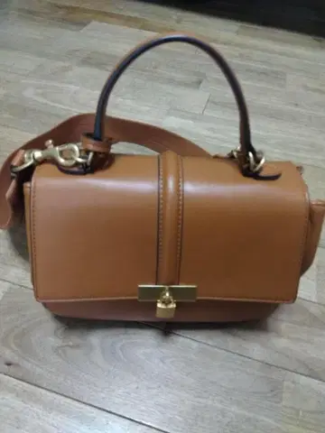 미라 오웬 브라운 숄더백