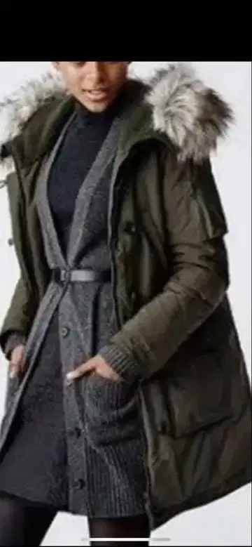 유니클로 올리브 그린 모즈 다운 코트