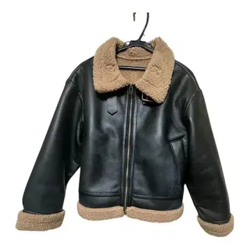 보아 카라 부착 가죽 자켓