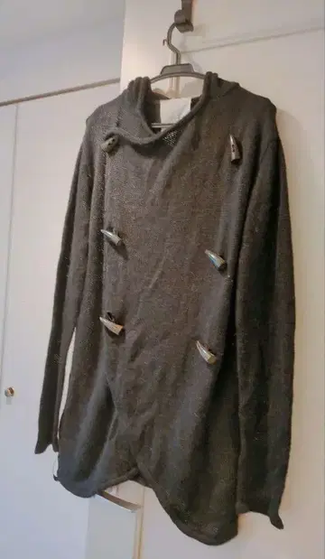 로프트 스키 블랙 후드 부착 니트 가디건