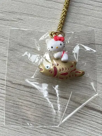 헬로키티 도쿄 산리오야 엔기모노 물고기 탄 도미 스트랩