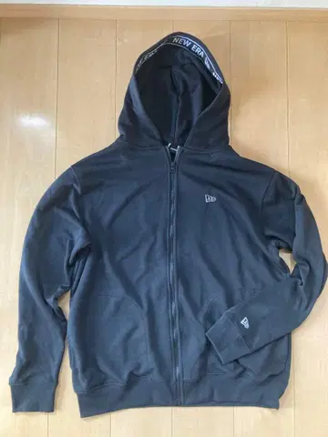 NEW ERA 블랙 후드티 XL