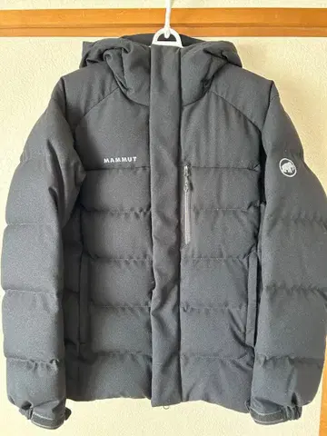 MAMMUT 블랙 다운 자켓 후드 부착