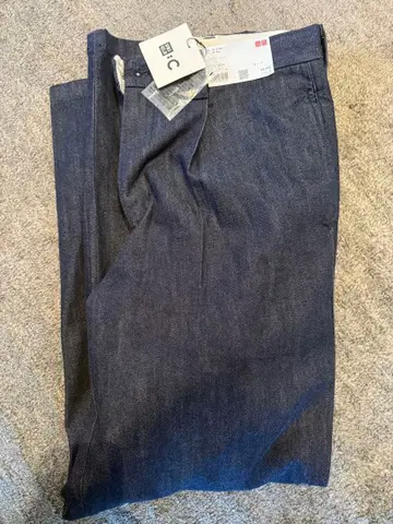 턱 스트레이트 팬츠/데님 유니클로시 미사용 새상품! 택 포함!