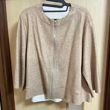 새상품급 ARTISAN 아티산 집업 자켓 모 80% 베이지 계열