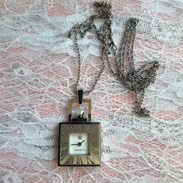 새상품 배터리 작동품 MIKIMOTO 펄 크라운 펜던트 워치