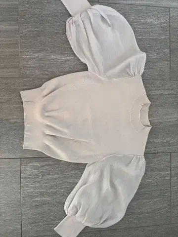 FRAY I.D 벌룬 슬리브 니트 라이트 베이지