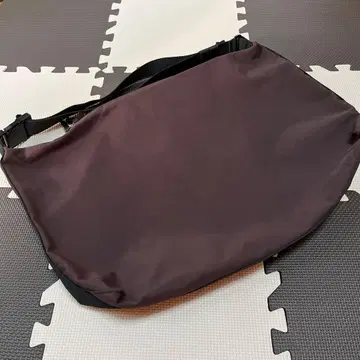 유니클로 숄더백 덤 포함