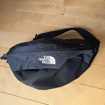 THE NORTH FACE 블랙 숄더백