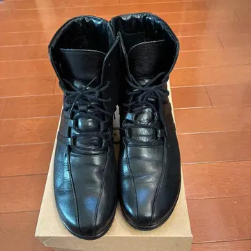 노사카 소가죽 부츠 블랙