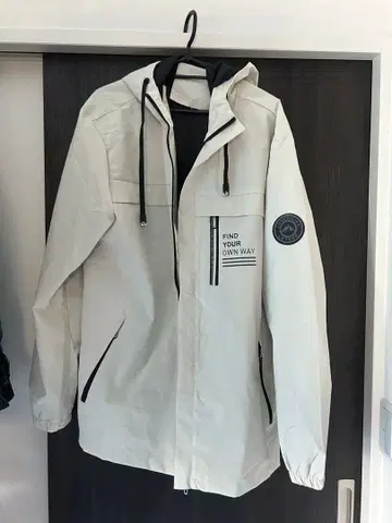 새상품 남성용 방풍 후드 부착 자켓 윈드브레이커