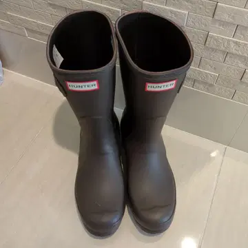 HUNTER 브라운 버클 장화