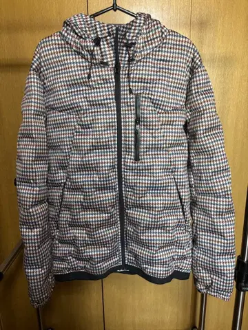 체크 무늬 다운 자켓