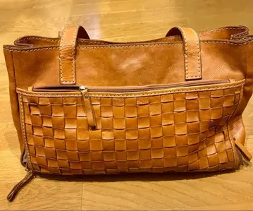 브라운 가죽 뜨개질 숄더백