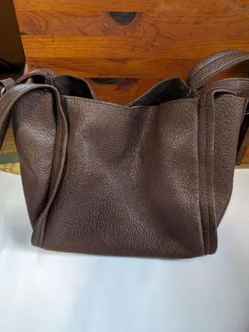 브라운 가죽 숄더백