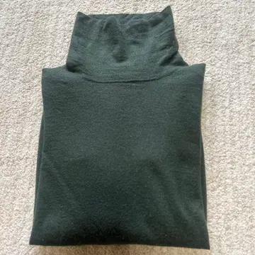 다크 그린 터틀넥 스웨터 M 사이즈 캐시미어 울