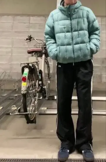 mont-bell US 네쥬 다운 후드티 블루그린 스카이블루