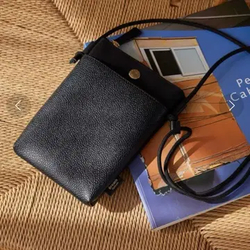 새상품급 스코치 그레인 스마트폰 숄더 백 [ VERY 게재 ]