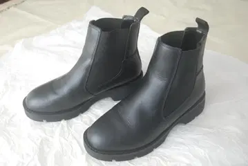 블랙 가죽 사이드 고어 부츠