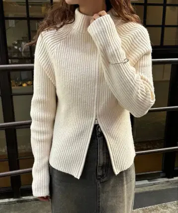 [ mystic ] 하이넥 WZIP 니트 아이보리