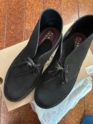 CLARKS 클락스 데저트 스웨이드 처카 부츠