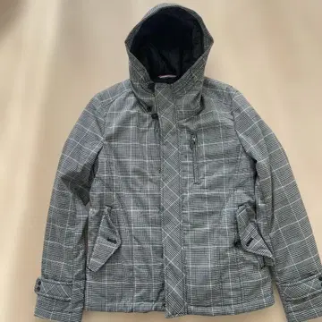 그레이 계열 체크 후드 부착 마운틴 후드티
