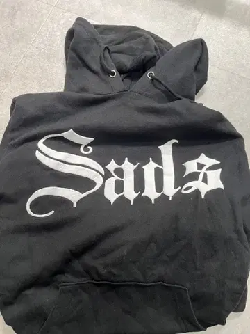Sads 프린트 블랙 후드티