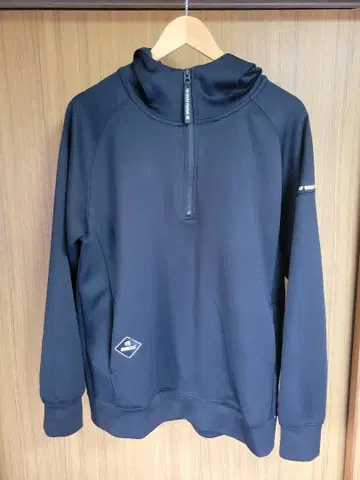 BURTLE 바틀 작업옷 블랙 하프 지퍼 후드티