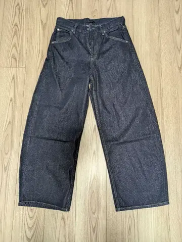 UNIQLO 배기 커브진스 기장 짧음 26인치