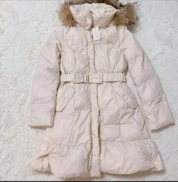 후드 부착 베이지 다운 자켓