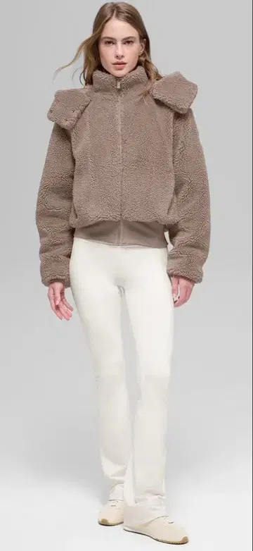 [ alo yoga ] Foxy Sherpa 자켓