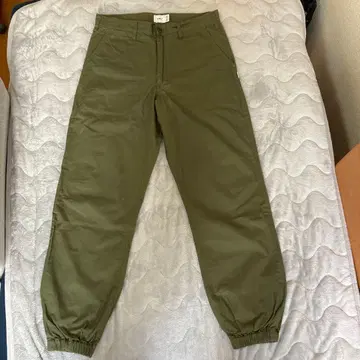 카고 팬츠 올리브색 리브 포함