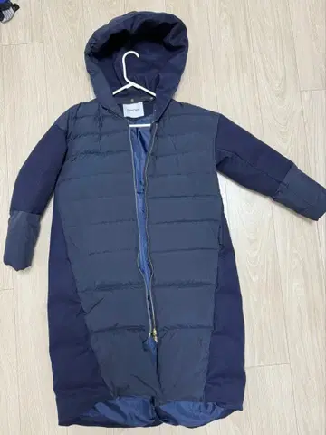 엠마 테일러의 다운 코트