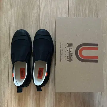 UNIVERSAL OVERALL 블랙 슬립온 US 6 박스 포함