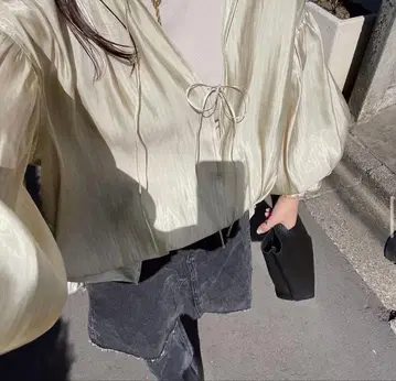 la peau de gem 볼륨 슬리브 블라우스