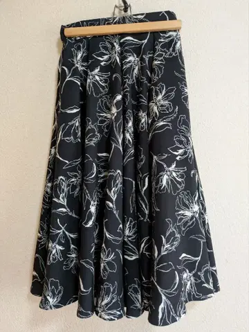 중고 CINEMATIQ 플레어 버진 스커트 꽃무늬, 블랙 M