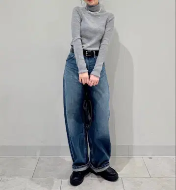 [ 새상품 ] 유니클로 배기 커브 팬츠 데님 배기 팬츠 배럴 레그