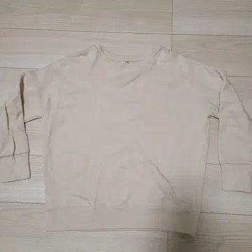 spick&span의 백 로고 트레이닝복