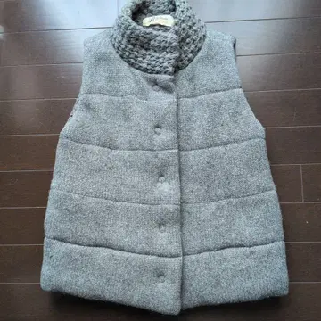 BEAMS 그레이 니트 베스트 버튼 포함 터틀넥