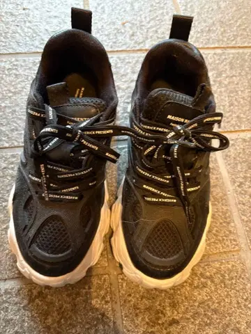 MAISON MAVERICK PRESENTS 블랙 스니커즈