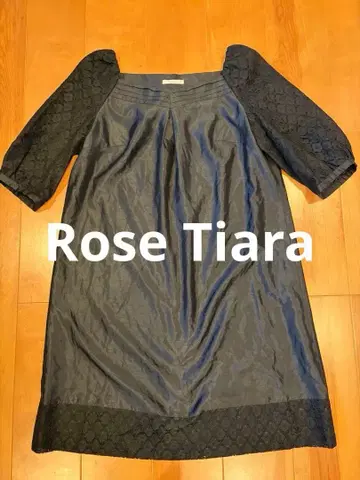 로즈 티아라 블랙 7부 소매 레이스 원피스 무릎 기장