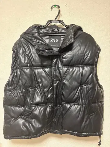 ZARA 후드 부착 블랙 다운 베스트 M