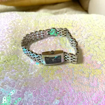 새상품급 SEIKO 세이코 1F21-5D90 쿼츠 손목시계 블랙