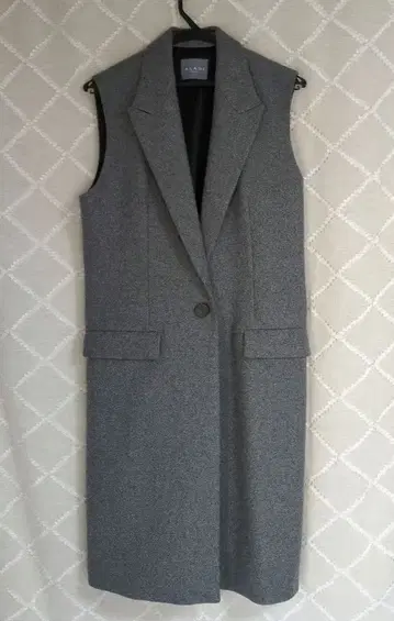 ALANI 그레이 슬리브리스 베스트