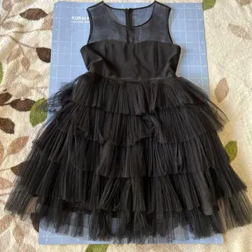 파티에! 풍성한 쉬폰의 블랙 티어드 원피스 (일본제)