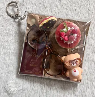 가챠 파우치 [ 안경 곰돌이 케이크 독서 ]