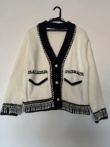 펄 비즈 배색 가디건 화이트&블랙